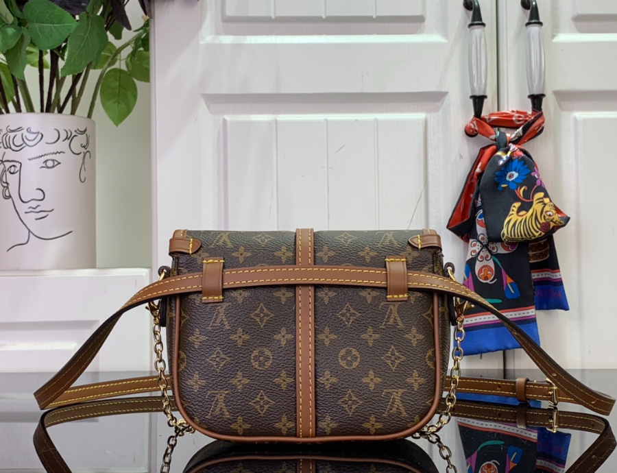 루이비통 솔로 M27096 11.6415.7cm2.jpg