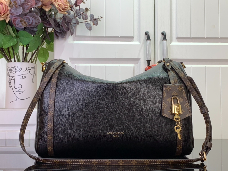 루이비통 익스프레스 미디엄 M26037 2418.536cm 다크 브라운1.jpg