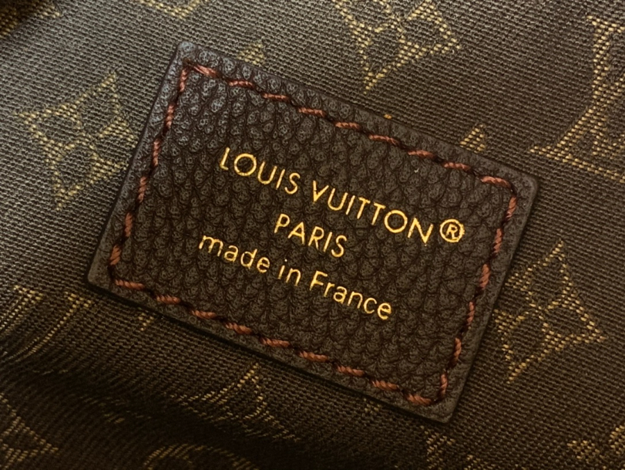 루이비통 익스프레스 미디엄 M26037 2418.536cm 초콜릿9.jpg
