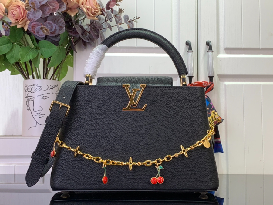 루이비통 LV x TM 카퓌신 미디엄 M13714 201131.5cm 블랙1.jpg