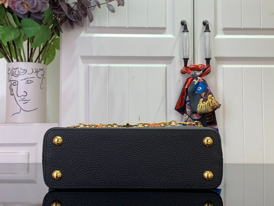 루이비통 LV x TM 카퓌신 BB M13714 17.3927cm 블랙5.jpg