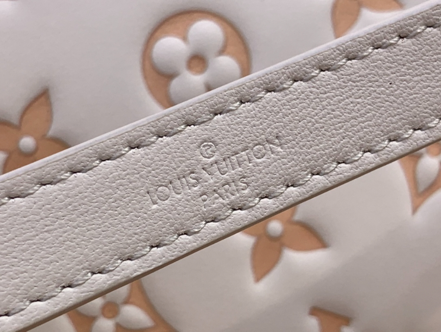 루이비통 쿠상 스몰 M14503 201226cm8.jpg