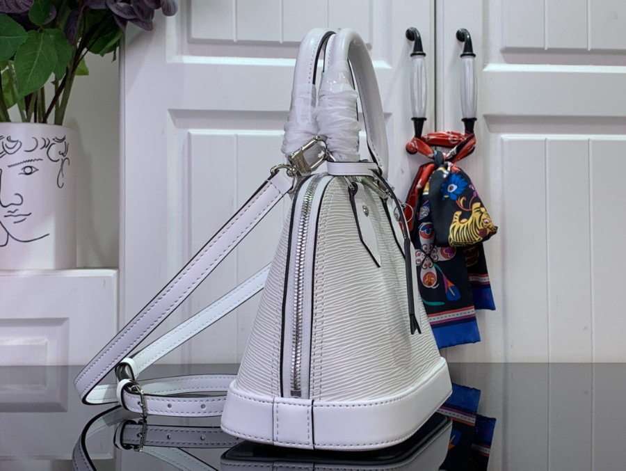 루이비통 알마 BB M11381 23.517.511.5cm 화이트4.jpg