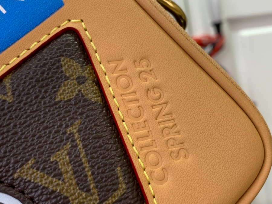 루이비통 발라되르 웨어러블 월릿 M14062 1913.55.5cm7.jpg