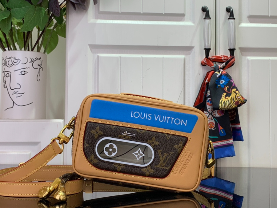 루이비통 발라되르 웨어러블 월릿 M14062 1913.55.5cm1.jpg