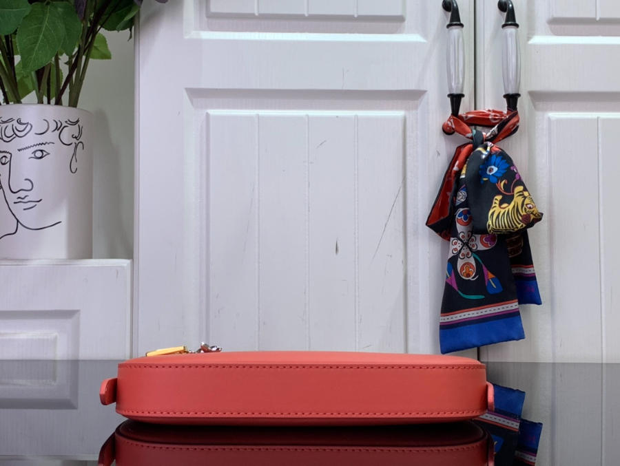 루이비통 포쉐트 LV 블룸 M25525 23104cm 라이트 레드5.jpg