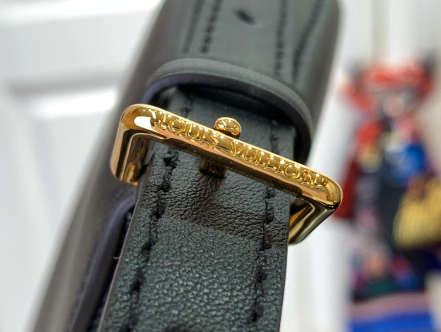 루이비통 포쉐트 LV 블룸 M25525 23104cm 블랙7.jpg