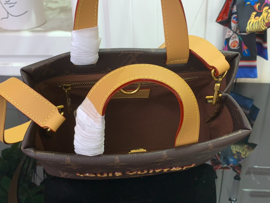 루이비통 미니 쇼퍼 토트 M15239 261020cm 브라운3.jpg