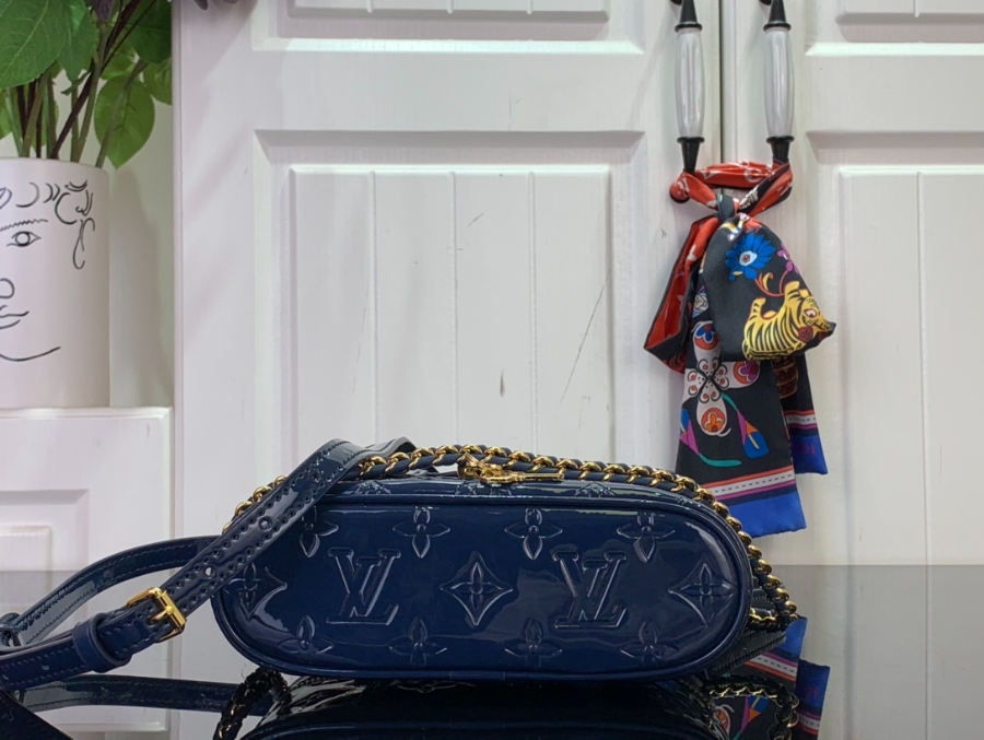 루이비통 베니티 체인 파우치 에나멜 블루 M13483 1911.56.5cm5.jpg