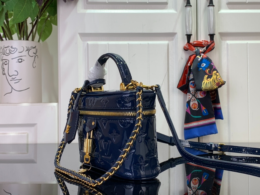 루이비통 베니티 체인 파우치 에나멜 블루 M13483 1911.56.5cm4.jpg