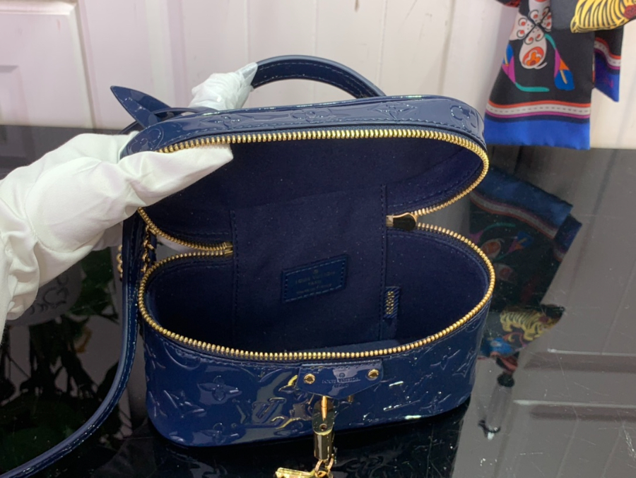 루이비통 베니티 체인 파우치 에나멜 블루 M13483 1911.56.5cm3.jpg
