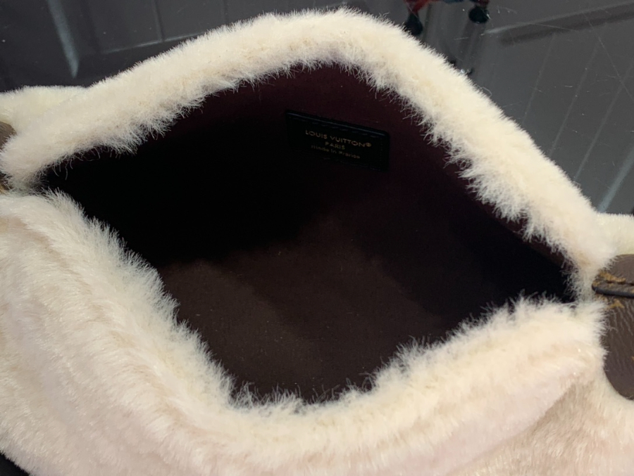 루이비통 포쉐트 미아 25 M26245 14.5822cm 아이보리3.jpg