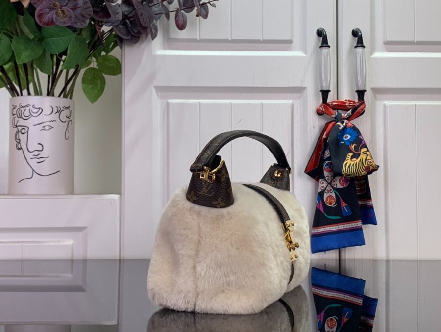 루이비통 포쉐트 미아 25 M26245 14.5822cm 아이보리4.jpg