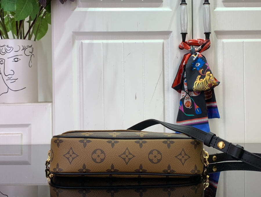 루이비통 월릿 온 체인 아이비 M26587 124.323.5cm5.jpg