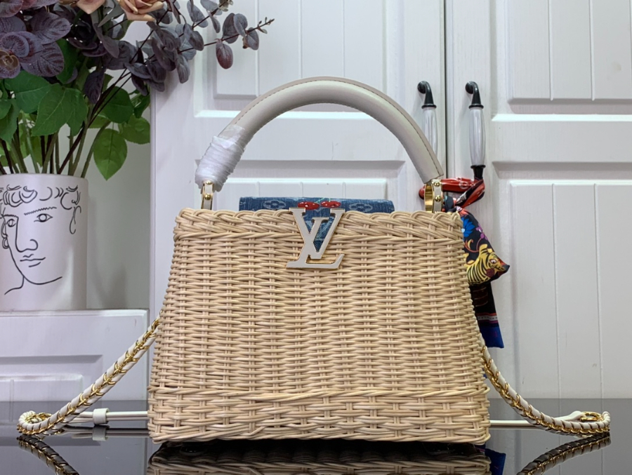 루이비통 LV x TM 카퓌신 BB M14295 27189cm 화이트1.jpg