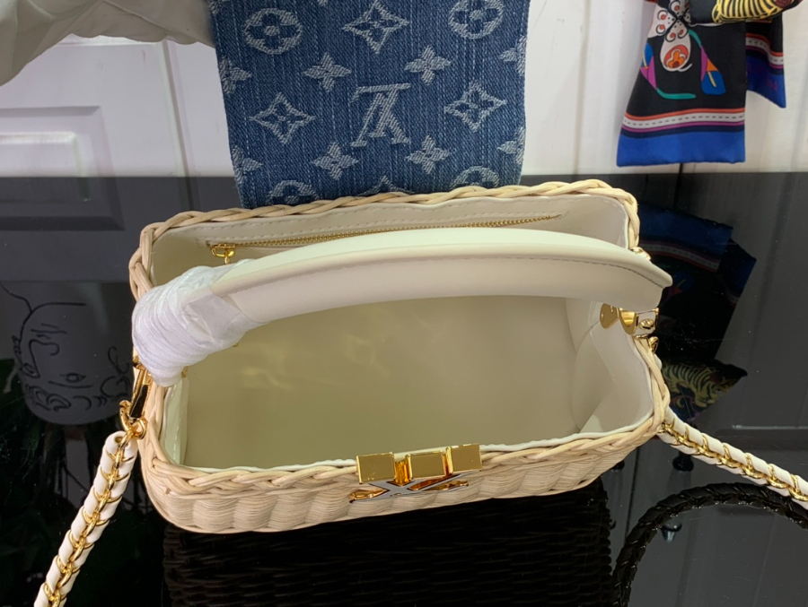 루이비통 LV x TM 카퓌신 미니 M14295 13.6821cm 화이트3.jpg