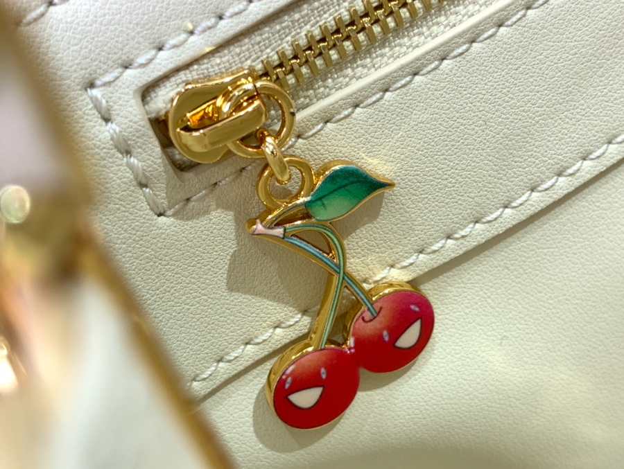 루이비통 LV x TM 카퓌신 미니 M14295 13.6821cm 화이트8.jpg