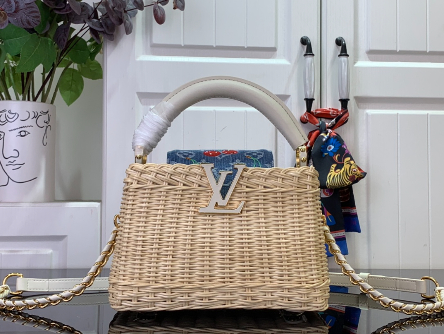 루이비통 LV x TM 카퓌신 미니 M14295 13.6821cm 화이트1.jpg