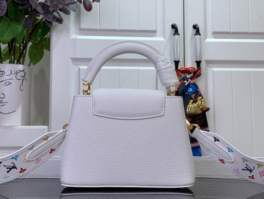 루이비통 LV x TM 카퓌신 미니 화이트 M13253 14821cm2.jpg