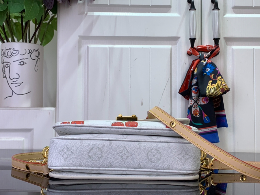 루이비통 LV x TM 포쉐트 메티스 이스트 웨스트 M14231 13.5621.5cm5.jpg