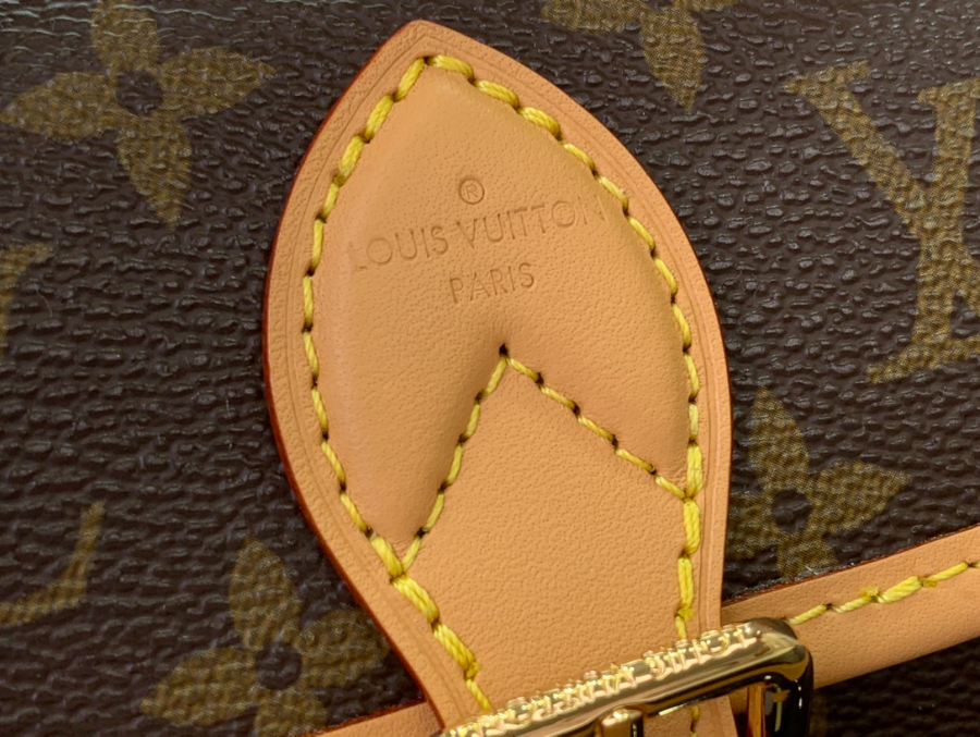 루이비통 나노 다이앤 모노그램 1610.56cm M832986.jpg