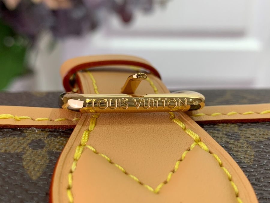 루이비통 나노 다이앤 모노그램 1610.56cm M832987.jpg