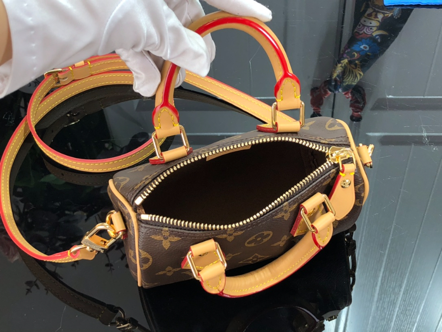 루이비통 나노 스피디 모노그램 M81085 16119cm 새버전3.jpg