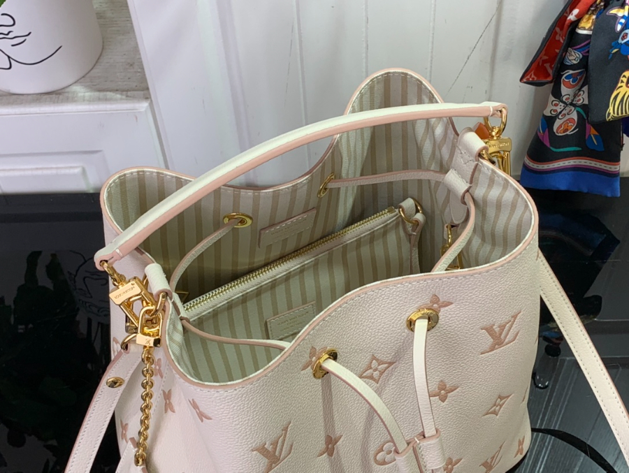 루이비통 네오노에 MM M14401 262617.5cm 크림3.jpg