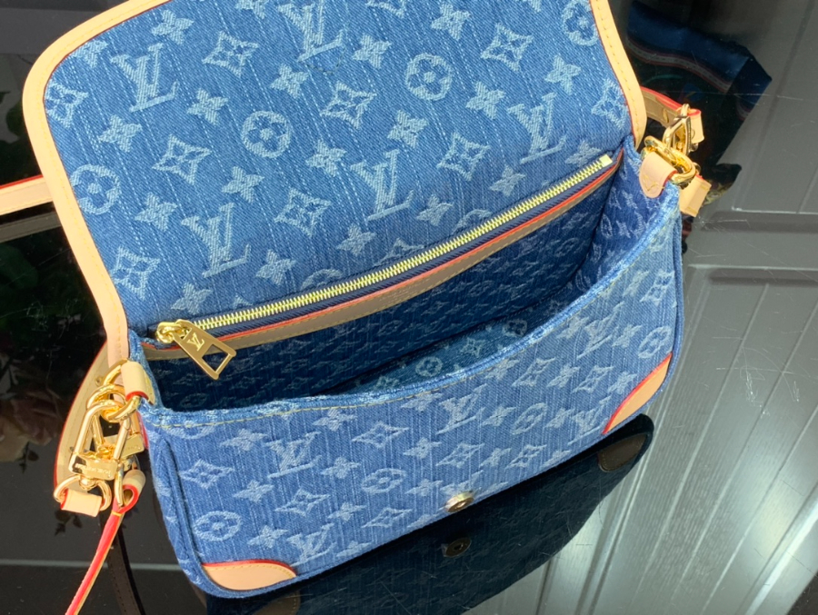 루이비통 다이앤 데님 M13070 15924cm 가죽 스트랩3.jpg