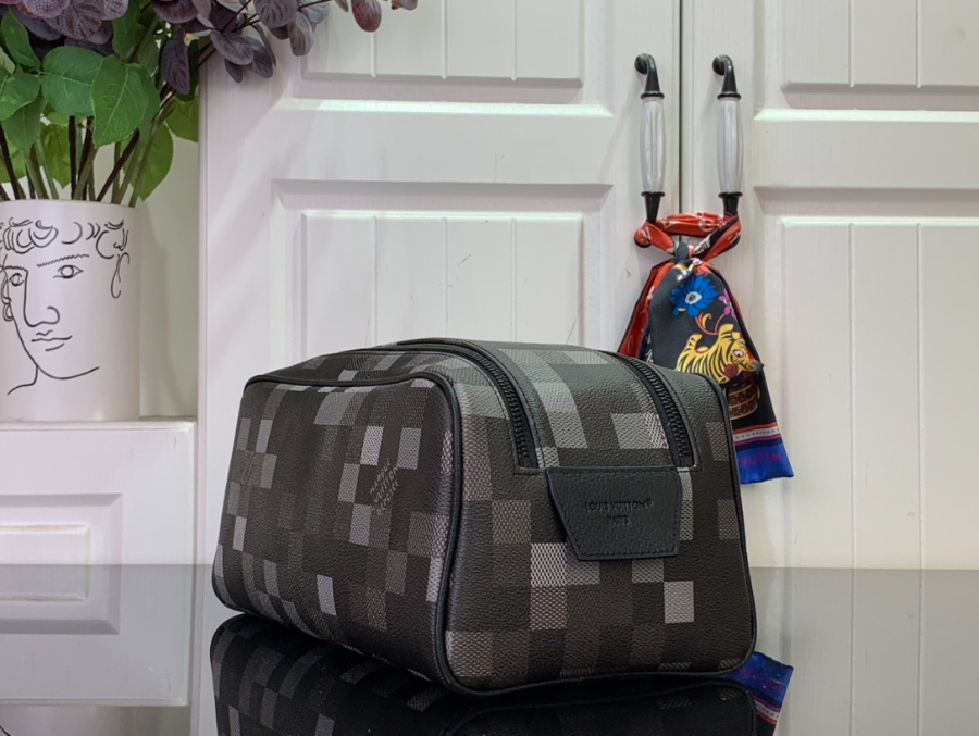 루이비통 돕 키트 M15109 1516.528cm 블랙5.jpg