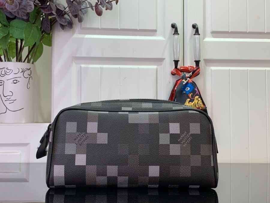 루이비통 돕 키트 M15109 1516.528cm 블랙1.jpg