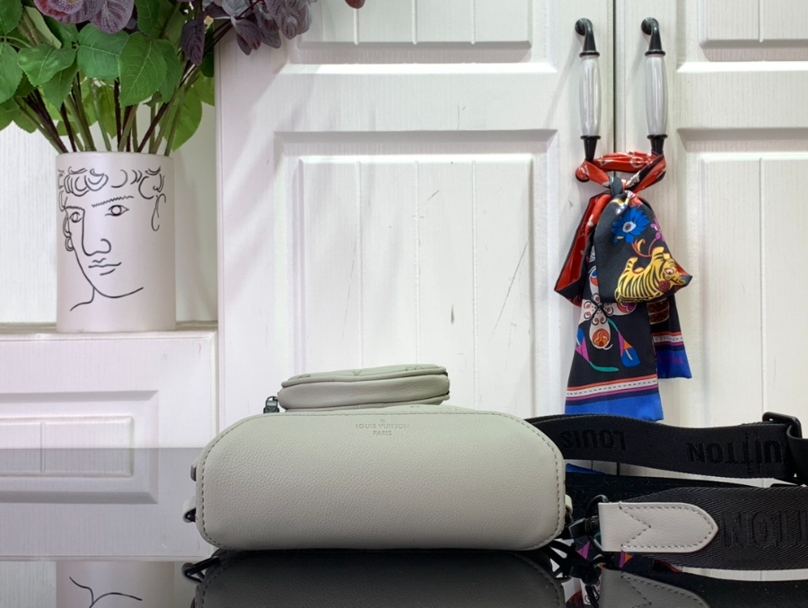 루이비통 듀오 슬링 백 M14916 20426cm5.jpg