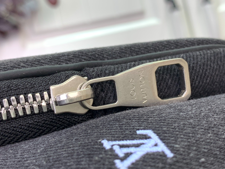 루이비통 몽수리 백팩 M14135 401932cm6.jpg