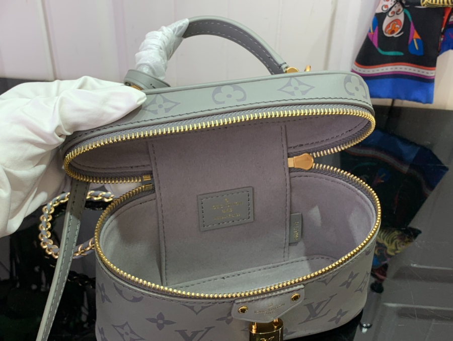 루이비통 베니티 체인 파우치 1911.56.5cm M124273.jpg