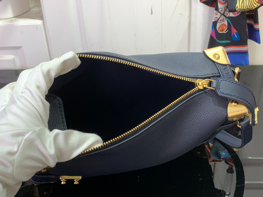 루이비통 사이드 트렁크 MM 네이비 M15226 21146cm3.jpg