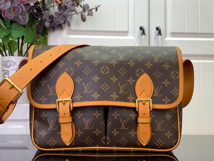 루이비통 사첼 메신저 M14723 241235.5cm1.jpg