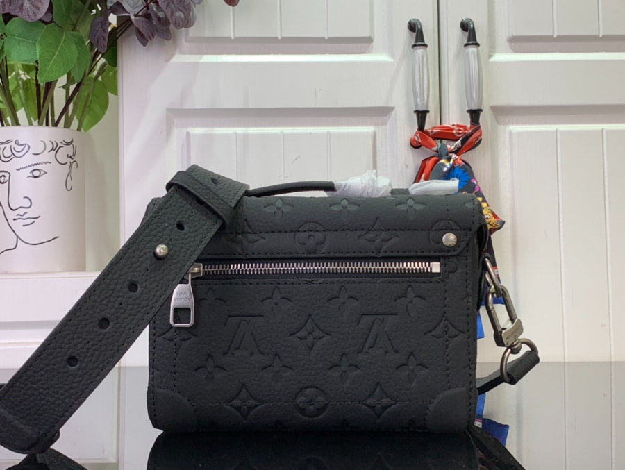 루이비통 소울 트렁크 블랙 M13871 15719cm2.jpg