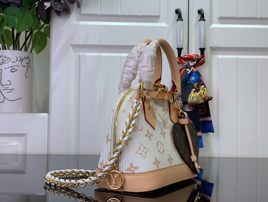 루이비통 알마 미니 LV 화이트 K00015 18128cm4.jpg