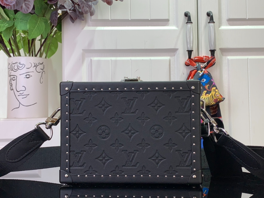 루이비통 클러치 박스 M12876 2416.58m1.jpg