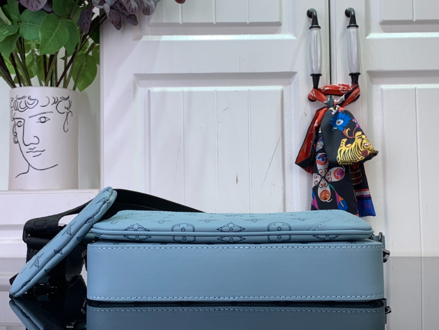 루이비통 트리오 메신저 M14781 2518.57cm 스카이 블루5.jpg