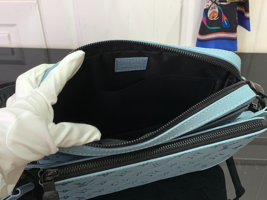 루이비통 트리오 메신저 M14781 2518.57cm 스카이 블루3.jpg