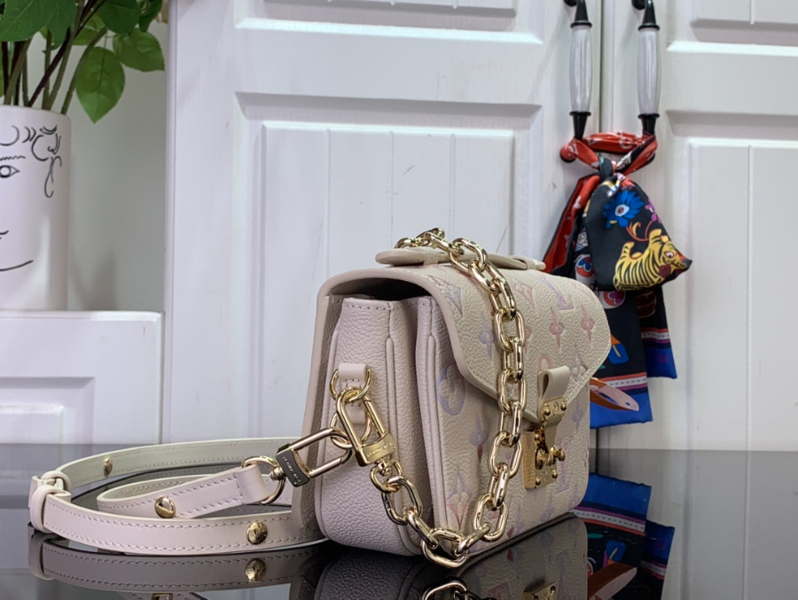 루이비통 포쉐트 메티스 이스트 웨스트 M25682 13.5621.5cm4.jpg