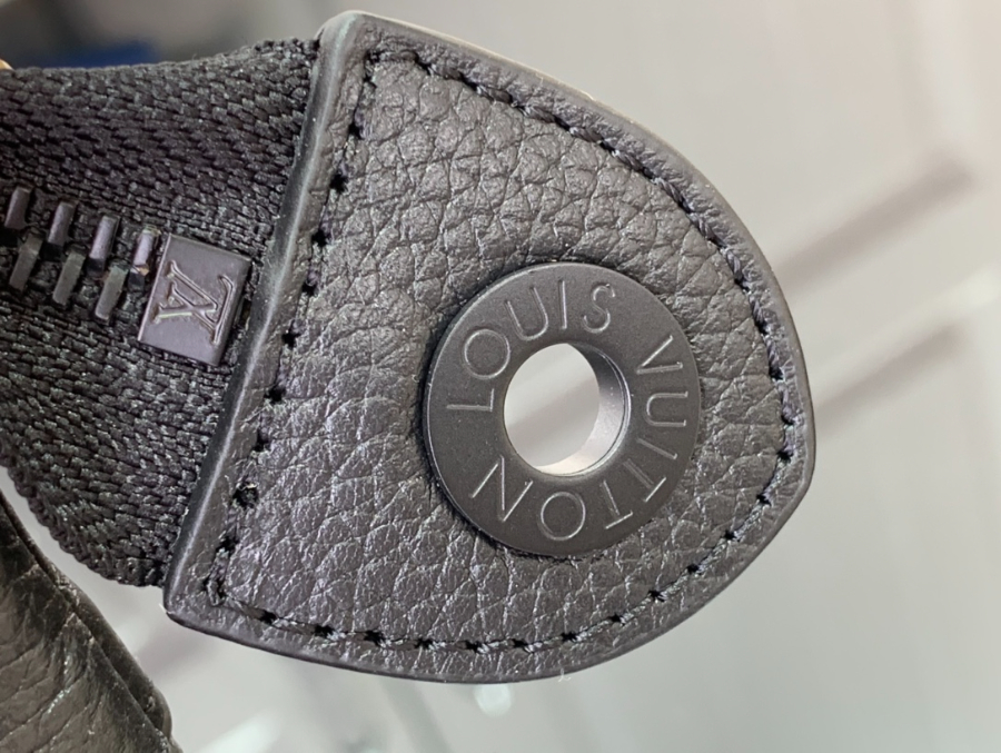 루이비통 포쉐트 보야주 수플 M14926 217.530cm 블랙7.jpg