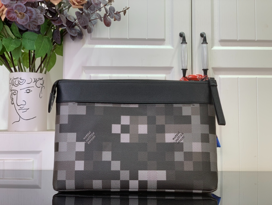 루이비통 포쉐트 보야주 수플 M14926 217.530cm 블랙2.jpg