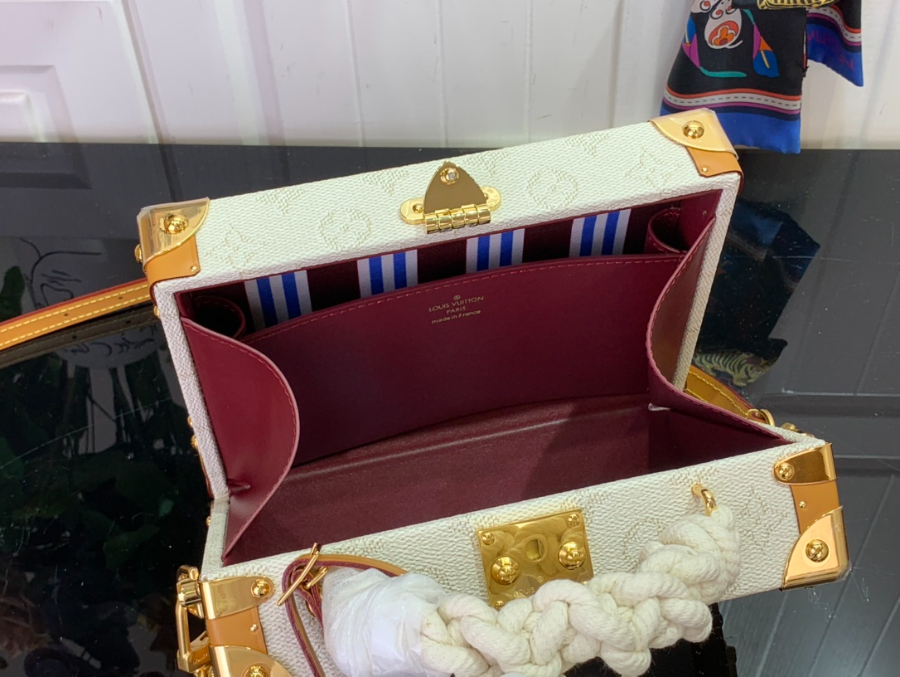 루이비통 핸들 소프트 트렁크 M14440 16.5824cm3.jpg