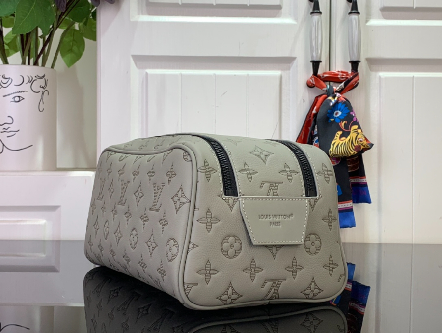 루이비통 돕 키트 그레이 M14843 1516.528cm4.jpg