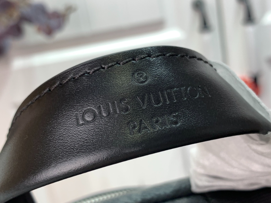 루이비통 디스커버리 슬림 백팩 M14020 381328cm7.jpg