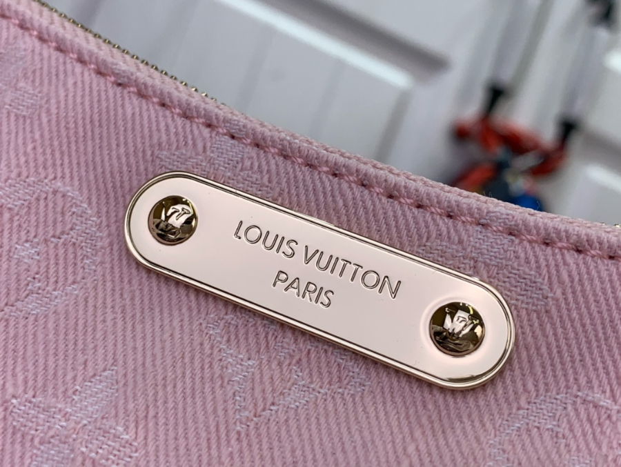 루이비통 리브 포쉐트 워시드 핑크 M14159 13.56.524.5cm8.jpg