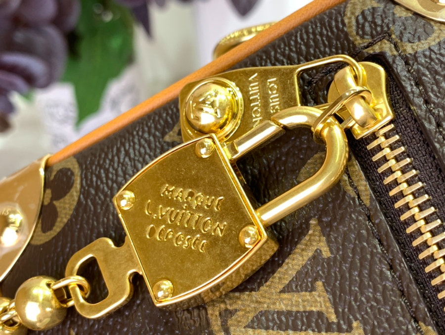 루이비통 미니 소프트 트렁크 M14729 18.5138cm7.jpg