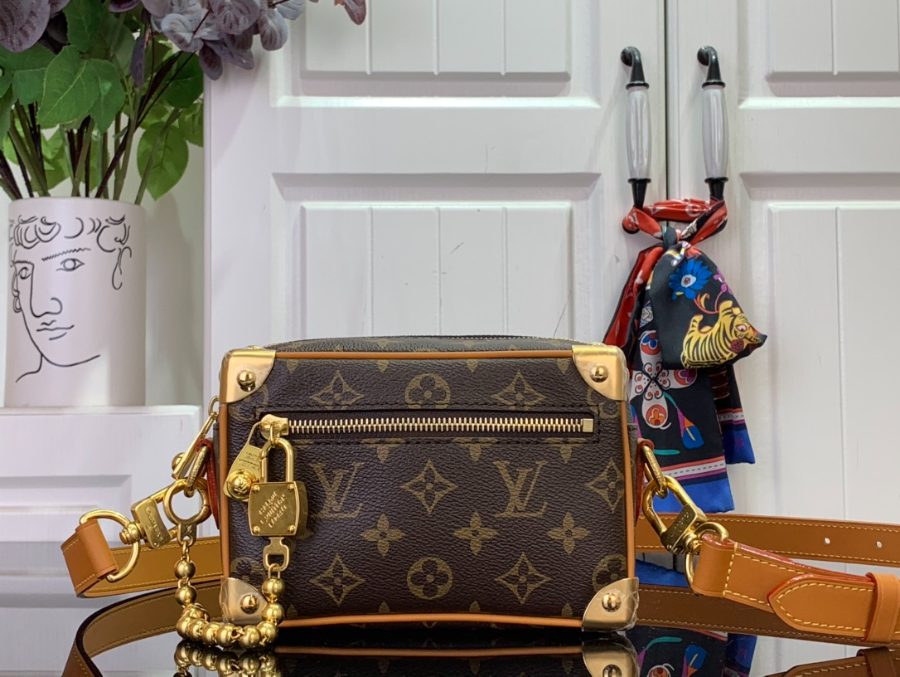 루이비통 미니 소프트 트렁크 M14729 18.5138cm1.jpg